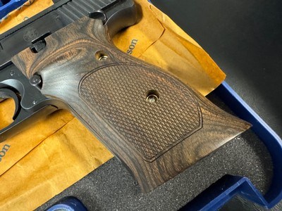 ANIB Smith & Wesson model 41 in Box - Image 7 of 25