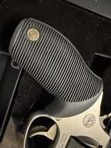 Handy Taurus Titanium Snub Nose .357 Mag - 11 of 24