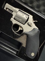 Handy Taurus Titanium Snub Nose .357 Mag - 4 of 24