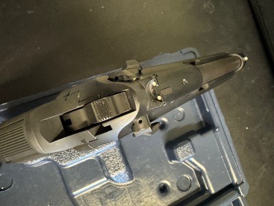 Beretta 92FS 9mm - Image 12 of 17