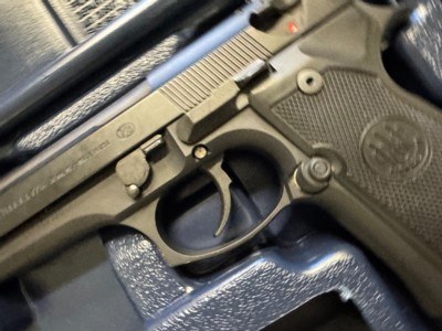 Beretta 92FS 9mm - Image 5 of 17