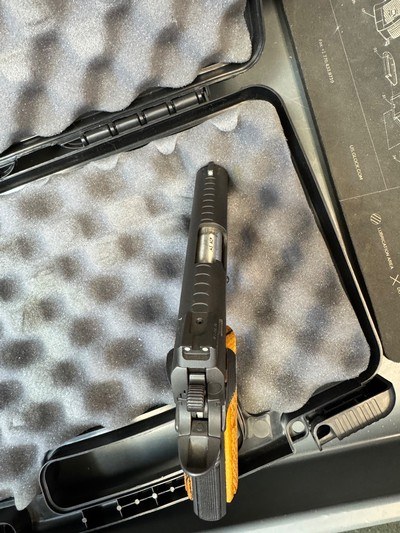 Near new striking Kimber Raptor II Compact semi automatic .45acp. 4”bbl. - Image 15 of 18