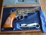 S&W model 571980Nickel MINT - 1 of 7
