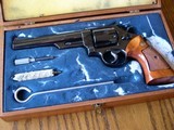 S&W 29-2 in wood case 99.9% - 1 of 6