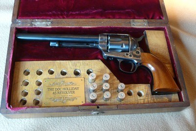 Doc Holiday Comm. in Case w/ammo 45 LC