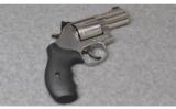Smith & Wesson 686-6 Plus .357 Magnum - 1 of 2