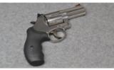 Smith & Wesson 686-6, .357 Magnum - 1 of 2