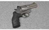 Smith & Wesson 686-6, .357 Magnum - 1 of 2
