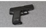 Heckler & Koch USP Compact .40 S&W - 1 of 2