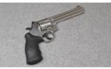 Smith & Wesson 629 Classic .44 Magnum - 1 of 2