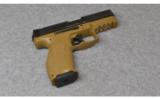 Heckler & Koch VP40, .40 Smith & Wesson - 1 of 2
