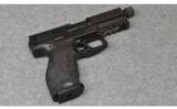 Heckler & Koch VP40 Tactical .40 Smith & Wesson - 1 of 2