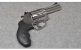 Smith & Wesson 60-15, .357 Magnum - 1 of 2