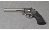 Smith & Wesson 617-6, .22LR - 2 of 2