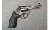 Smith & Wesson ~ 686-6 ~ .357 Mag - 1 of 2