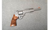 Smith & Wesson ~ 629-8 Performance Center ~ .44 Magnum - 1 of 2