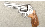 Smith & Wesson ~ 627-5 ~ .357 Magnum - 2 of 4