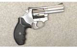 Smith & Wesson ~ 60-4 ~ .38 S&W Special