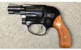 Smith & Wesson ~ 38 Airweight ~ .38 Special - 2 of 4