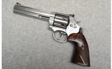 Smith & Wesson ~ 686-6 ~ .357 Mag - 2 of 3