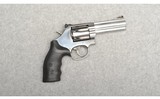 Smith & Wesson ~ 686-6 ~ .357 Magnum