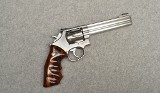 Smith & Wesson ~ Model 617 ~ .22 Long Rifle - 1 of 7