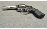 Smith & Wesson ~ Model 686-6 ~ .357 Magnum - 6 of 7