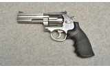 Smith & Wesson ~ Model 686-6 ~ .357 Magnum - 2 of 7