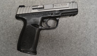 Smith & Wesson ~ SD40 VE ~ .40 S&W - Image 1 of 1