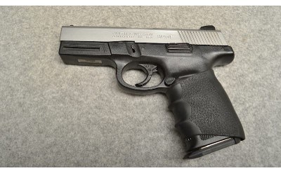 Smith & Wesson ~ SW40VE ~ .40 S&W - Image 2 of 5