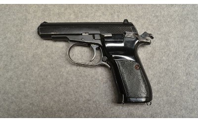 CZ ~ 82 ~ 9X18 Makarov - Image 2 of 5