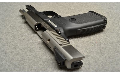 Ruger ~ SR9 ~ 9mm Luger - Image 4 of 5
