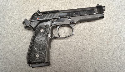 Beretta ~ 96 ~ .40 S&W - Image 1 of 5