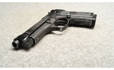 Beretta ~ 96 ~ .40 S&W - Image 3 of 5