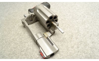 Taurus ~ 513 Raging Hunter ~ .45 LC/ .454 Casull/ .410 bore - Image 3 of 5