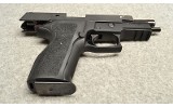 SIG Sauer ~ P226 E2 ~ 9mm Luger - Image 5 of 6