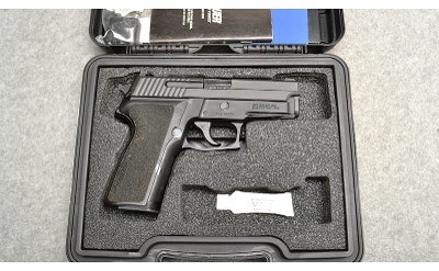 SIG Sauer ~ P229 ~ .40 S&W - Image 6 of 6