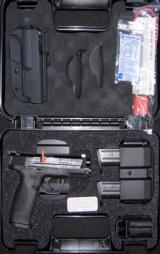 SMITH & WESSON M&P 9MM MILITARY and POLICE CARRY & RANGE KIT #209331 (NIB) - 1 of 1