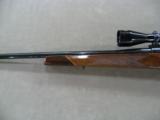 WEATHERBY MK V DELUXE .300 WBY MAG W/WEATHERBY 3-9X40 WIDEFIELD SCOPE
- 6 of 11