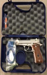 BERETTA MODEL 84 .380 FACTORY NICKEL - MINTY- 6 of 6