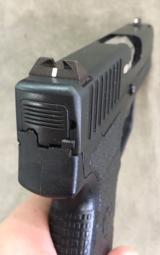 KAHR ARMS PM9 BLACK 9MM PISTOL - NEAR PERFECT - - 4 of 5