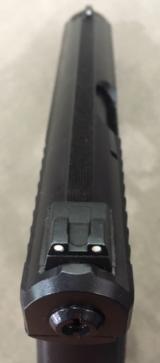 H&K P7M13 9mm NEW IN BOX - MINT -
- 6 of 8
