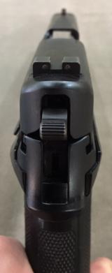 SIG P226 9MM WEST GERMAN PRODUCTION - EXCELLENT -- 6 of 6