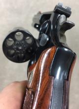 S&W MOD 586 REVOLVER .357 MAG 4 INCH BLUE TARGET STOCKS - 99% - 7 of 9