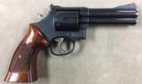 S&W MOD 586 REVOLVER .357 MAG 4 INCH BLUE TARGET STOCKS - 99% - 2 of 9