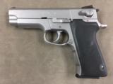 S&W Model 4006 Stainless 40S&W Pistol w/11 rd magazine - excellent - - 2 of 3
