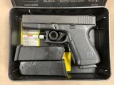 Glock 17 Gen 2 w/laser - excellent - - 2 of 9