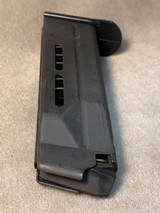 H&K P7M13 9mm 13 Round Magazine - unused - - 3 of 6