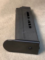 H&K P7M13 9mm 13 Round Magazine - unused - - 4 of 6