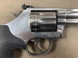 Smith & Wesson Model 617-6
10 shot .22lr Revolver - ANIB - - 5 of 8